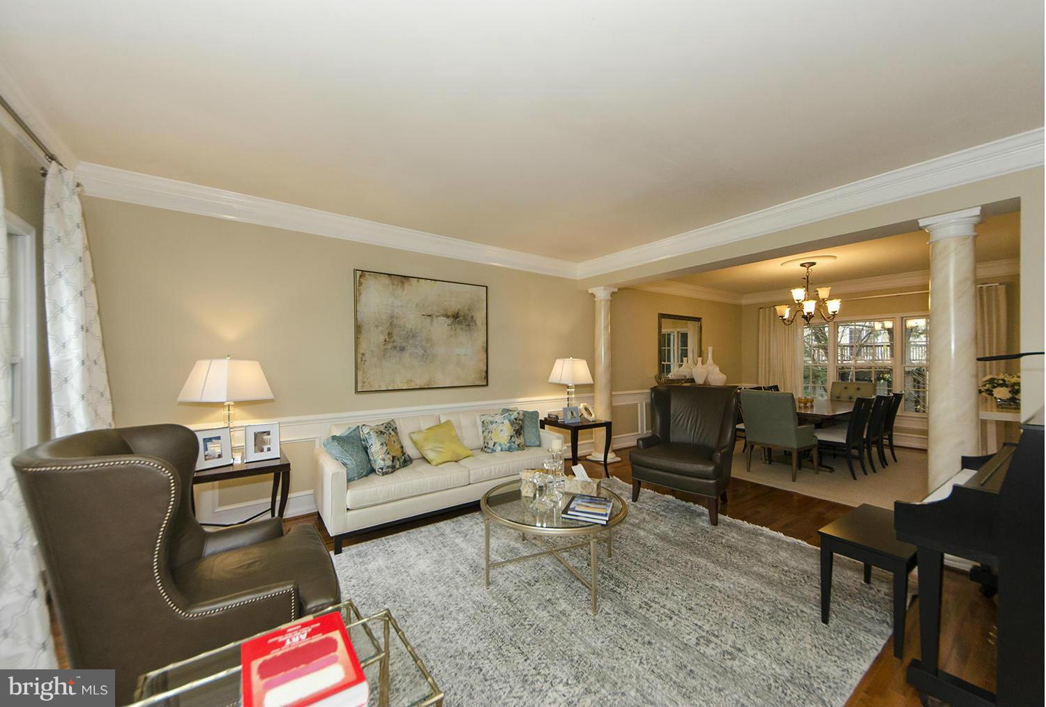 10871 Hunter Gate Way Reston, VA 20194 - Photo 25 of 30 a living room with furniture and a large window