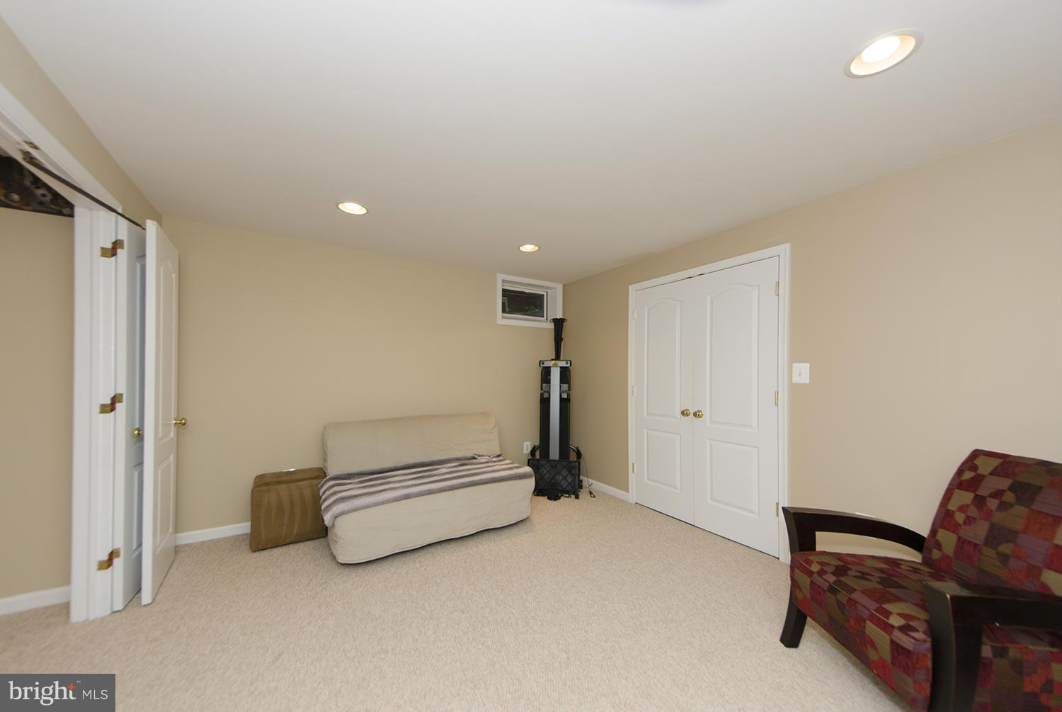 10871 Hunter Gate Way Reston, VA 20194 - Photo 26 of 30 a view of an empty room