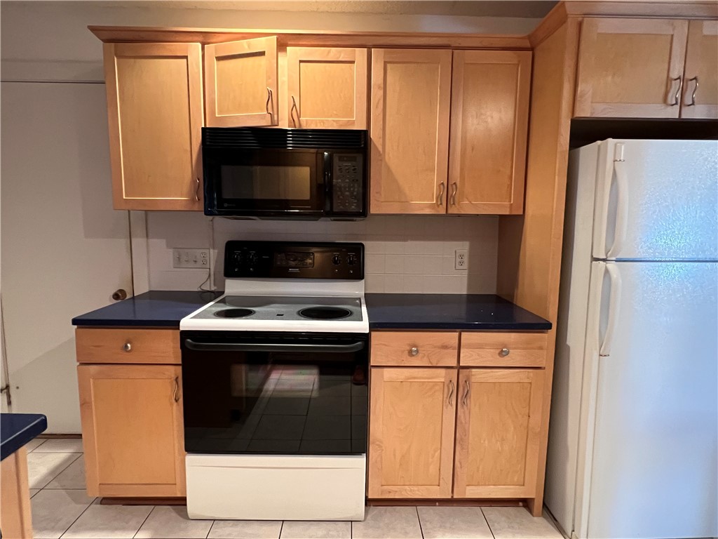 6 Captains Drive Westerly, RI 02891 - Photo 11 of 40