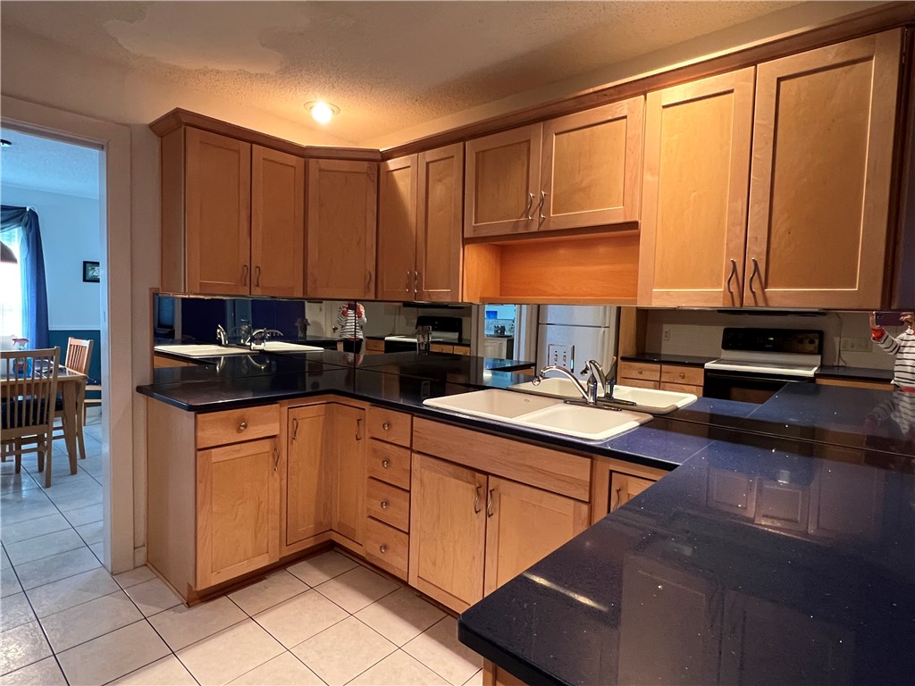 6 Captains Drive Westerly, RI 02891 - Photo 10 of 40