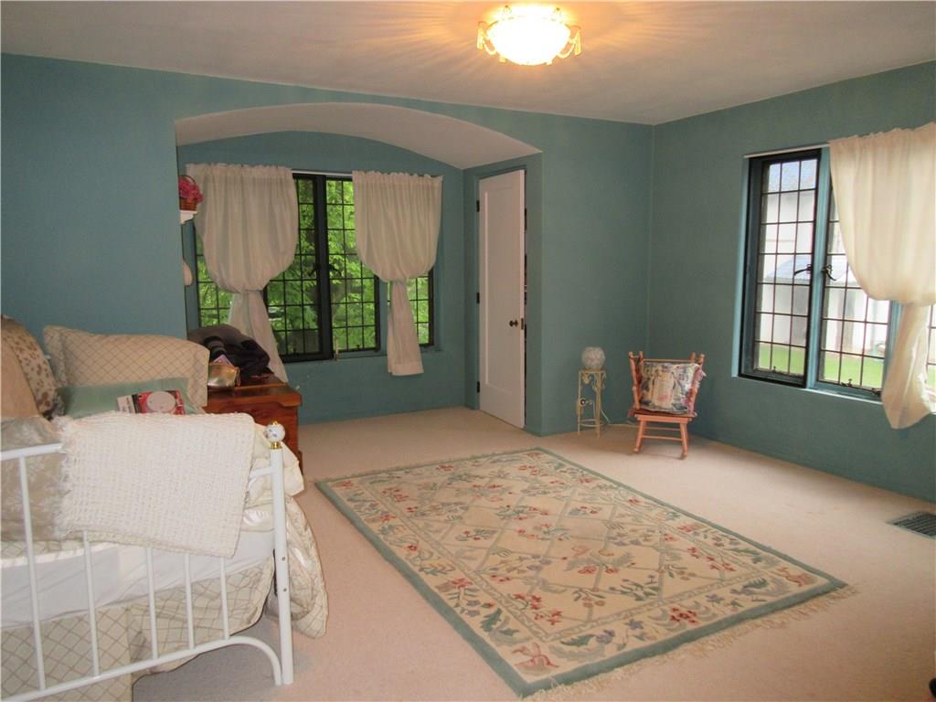 919 Spring Hill Road Shelbyville, IN 46176 - Photo 16 of 21 Gallery Image 16