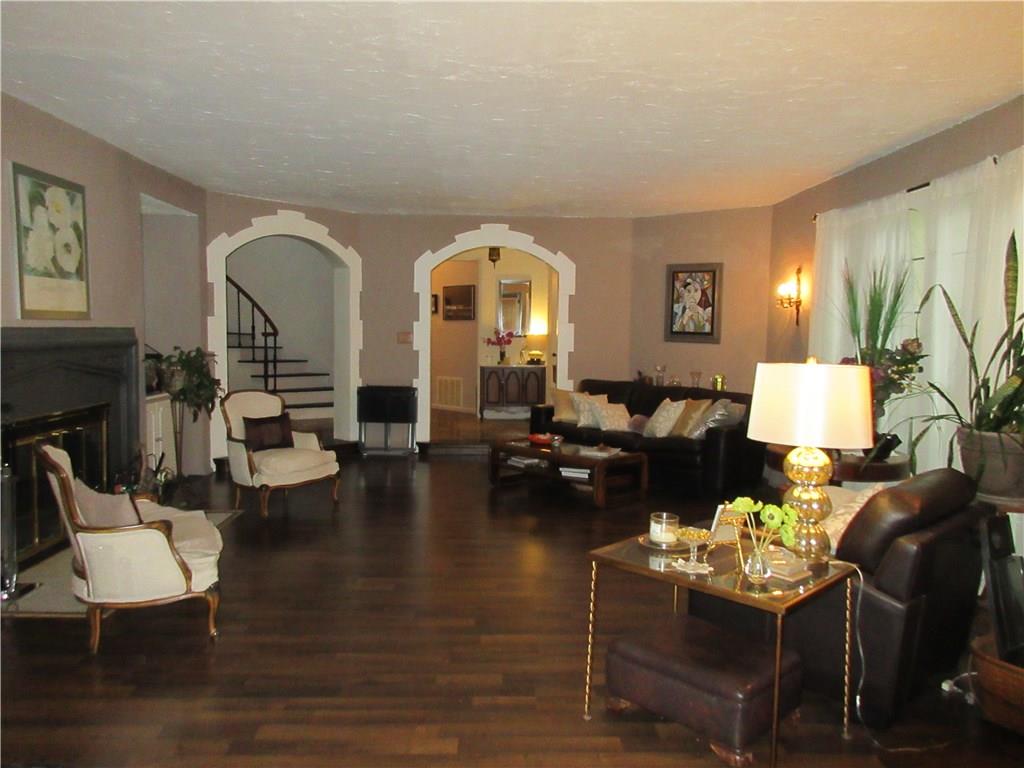 919 Spring Hill Road Shelbyville, IN 46176 - Photo 7 of 21 Gallery Image 7