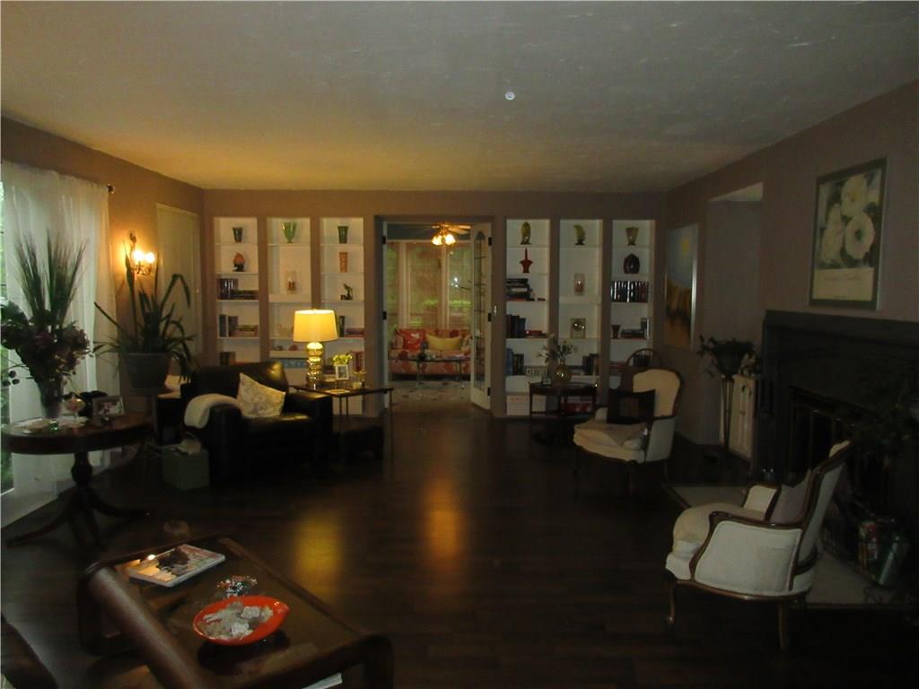 919 Spring Hill Road Shelbyville, IN 46176 - Photo 8 of 21 Gallery Image 8