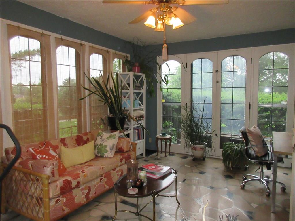 919 Spring Hill Road Shelbyville, IN 46176 - Photo 9 of 21 Gallery Image 9