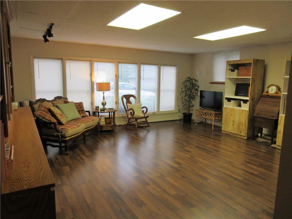 919 Spring Hill Road Shelbyville, IN 46176 - Photo 10 of 21 Gallery Image 10