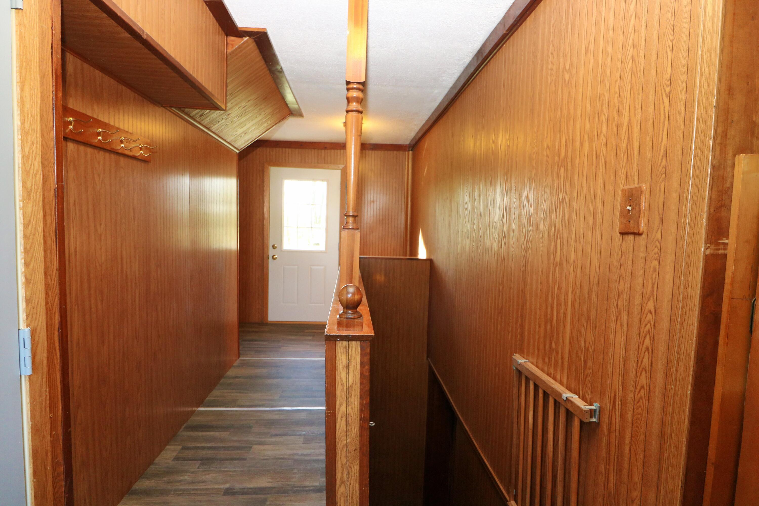 7491 County Farm Road Greenville, MI 48838 - Photo 8 of 15 Greenhoe entryway1