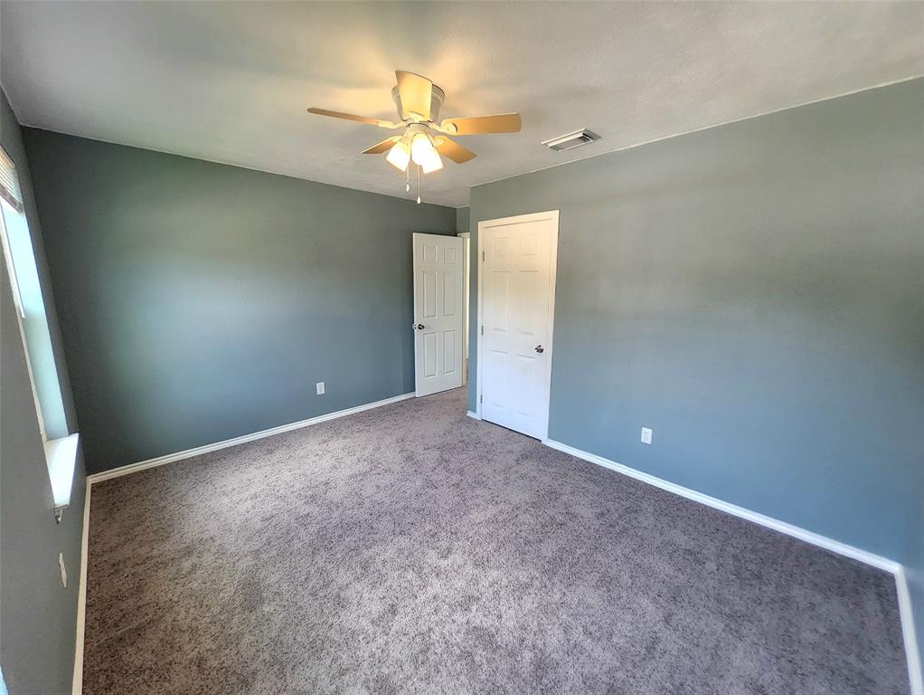 4672 Heatherbrook Lane Grand Prairie, TX 75052 - Photo 11 of 24 Bedroom #3