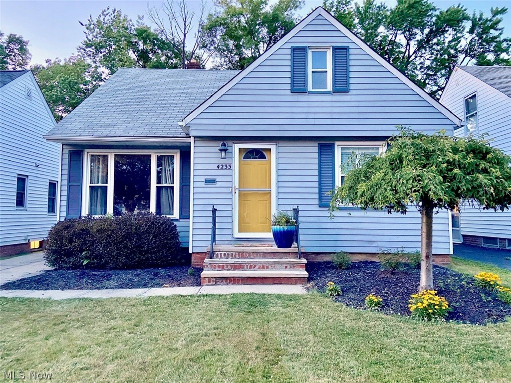 4233 Verona Road Cleveland, OH 44121 - Photo 1 of 25 Gallery Image 1