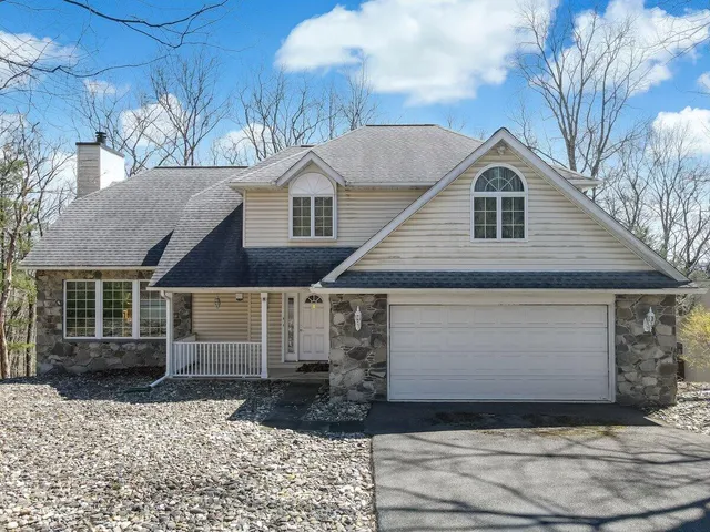 $545,000 | 119 Wedge Court, East Stroudsburg, PA 18302