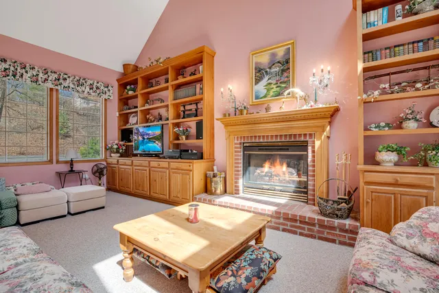 $545,000 | 119 Wedge Court, East Stroudsburg, PA 18302