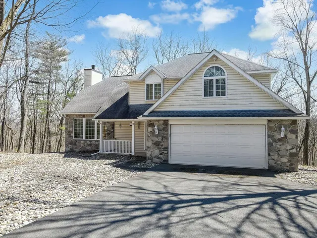 $545,000 | 119 Wedge Court, East Stroudsburg, PA 18302