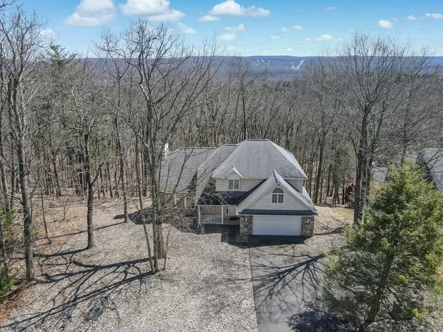 $545,000 | 119 Wedge Court, East Stroudsburg, PA 18302