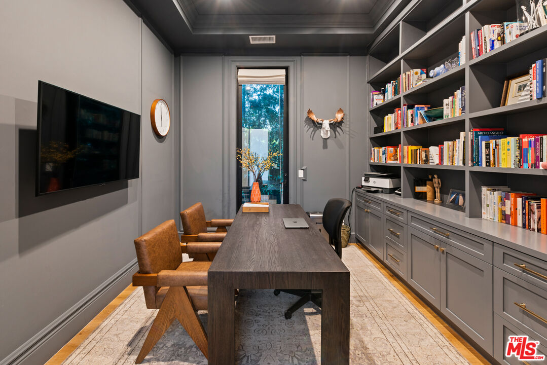 4421 Haskell Avenue Encino, CA 91436 - Photo 19 of 40