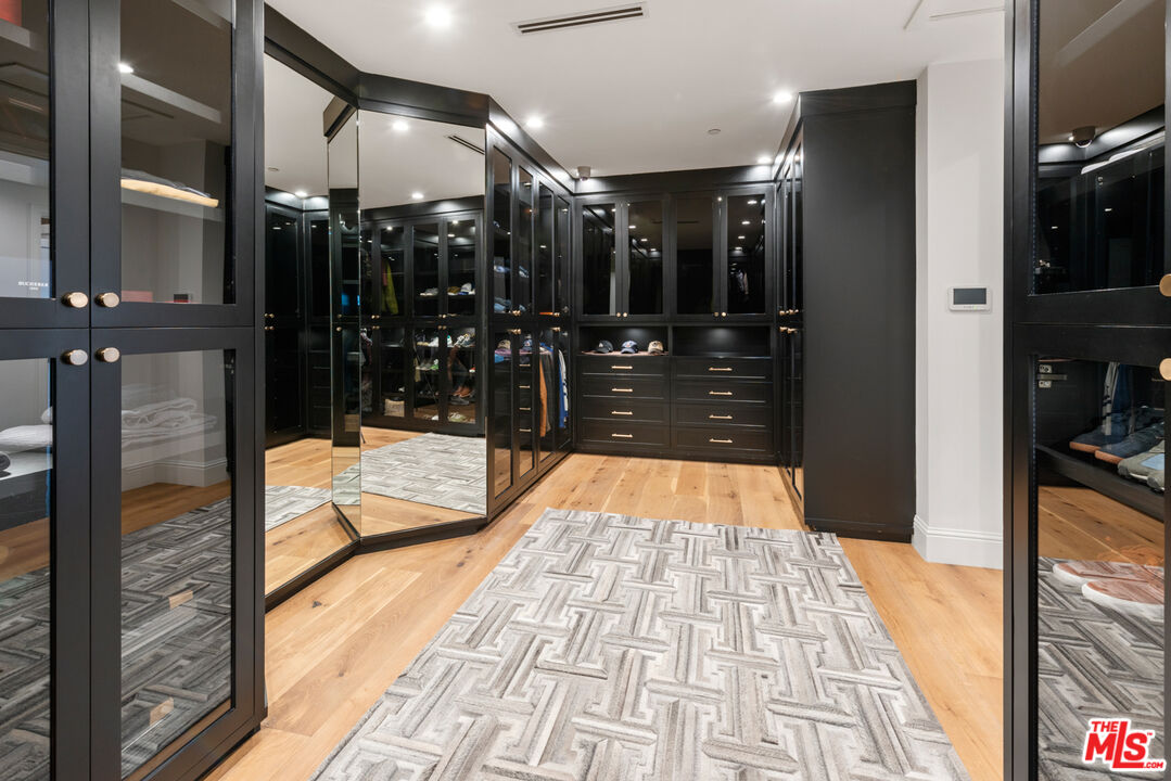 4421 Haskell Avenue Encino, CA 91436 - Photo 28 of 40