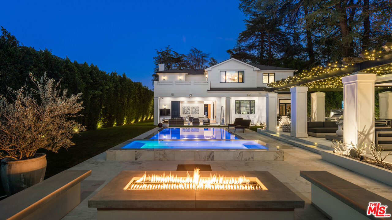 4421 Haskell Avenue Encino, CA 91436 - Photo 3 of 40