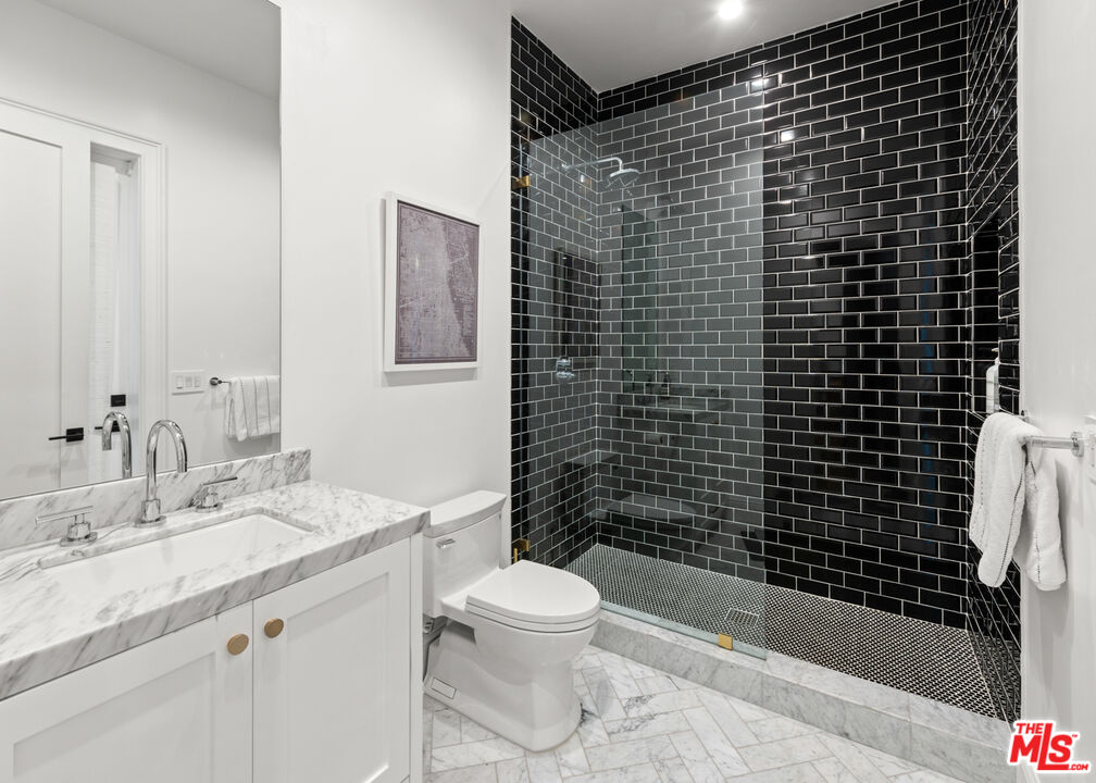 4421 Haskell Avenue Encino, CA 91436 - Photo 36 of 40