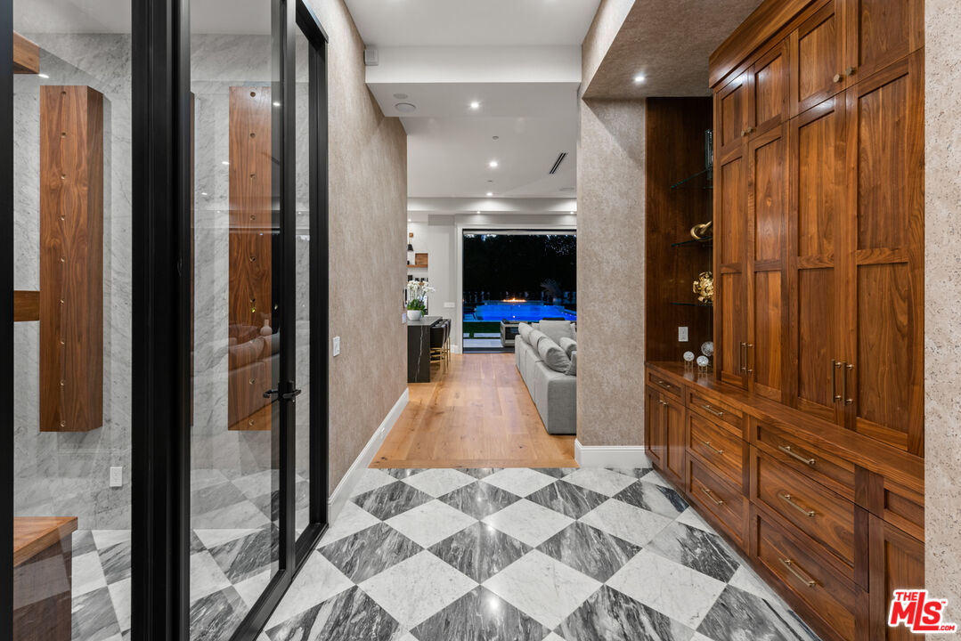 4421 Haskell Avenue Encino, CA 91436 - Photo 6 of 40