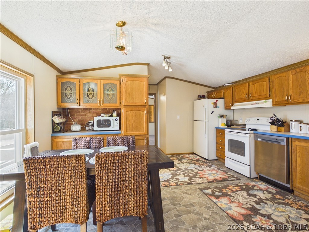 31674 Aspen Road Stover, MO 65078 - Photo 3 of 58 Eat in Kitchen