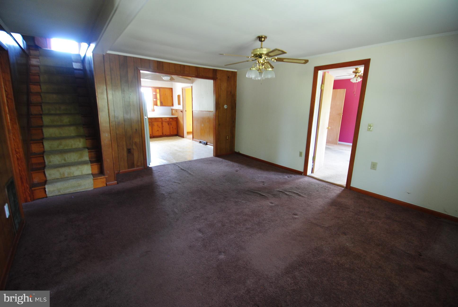210 Bufflick Road Winchester, VA 22602 - Photo 4 of 27 Living Room