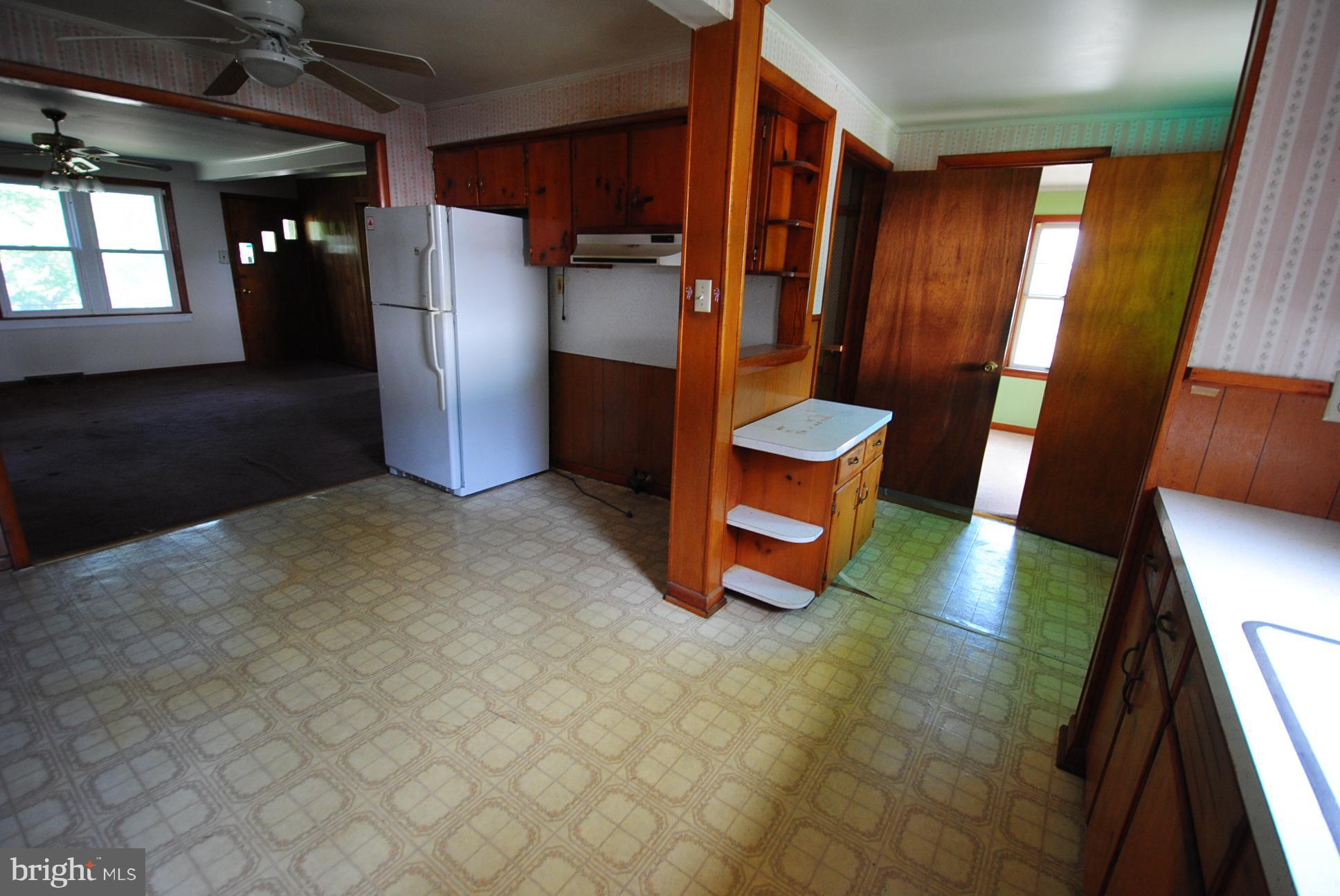 210 Bufflick Road Winchester, VA 22602 - Photo 7 of 27 Kitchen