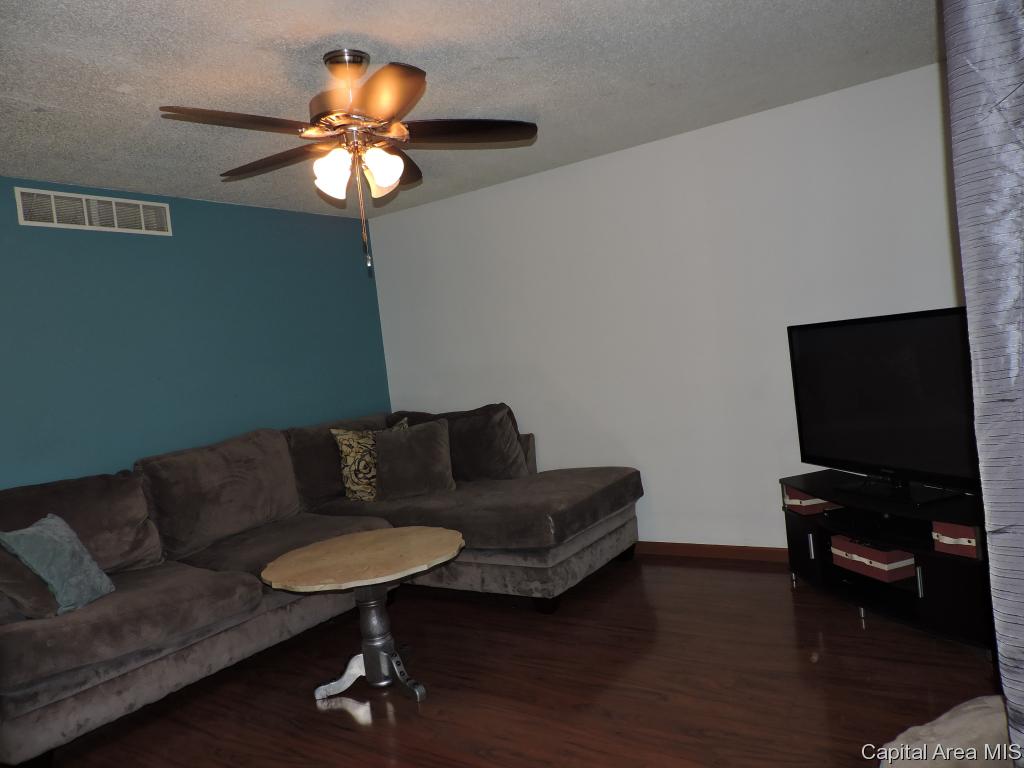 2908 Ontario Drive Springfield, IL 62707 - Photo 6 of 18 Gallery Image 6