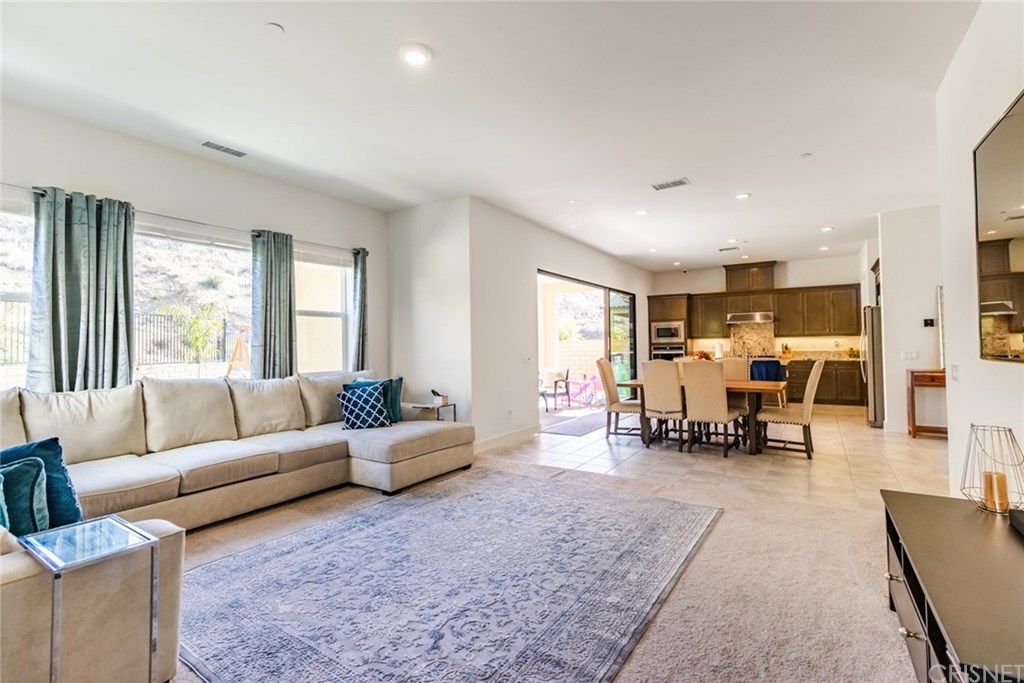 19047 Bension Drive Saugus, CA 91350 - Photo 15 of 72