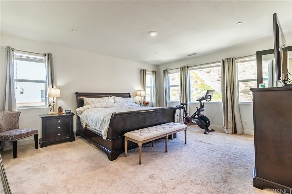 19047 Bension Drive Saugus, CA 91350 - Photo 25 of 72 Primary suite. View from entrance.