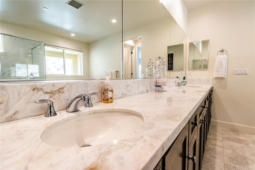 19047 Bension Drive Saugus, CA 91350 - Photo 33 of 72