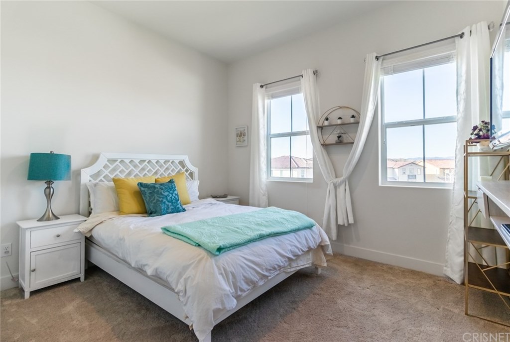 19047 Bension Drive Saugus, CA 91350 - Photo 5 of 72 Bedroom 5 on the main floor in front of home.