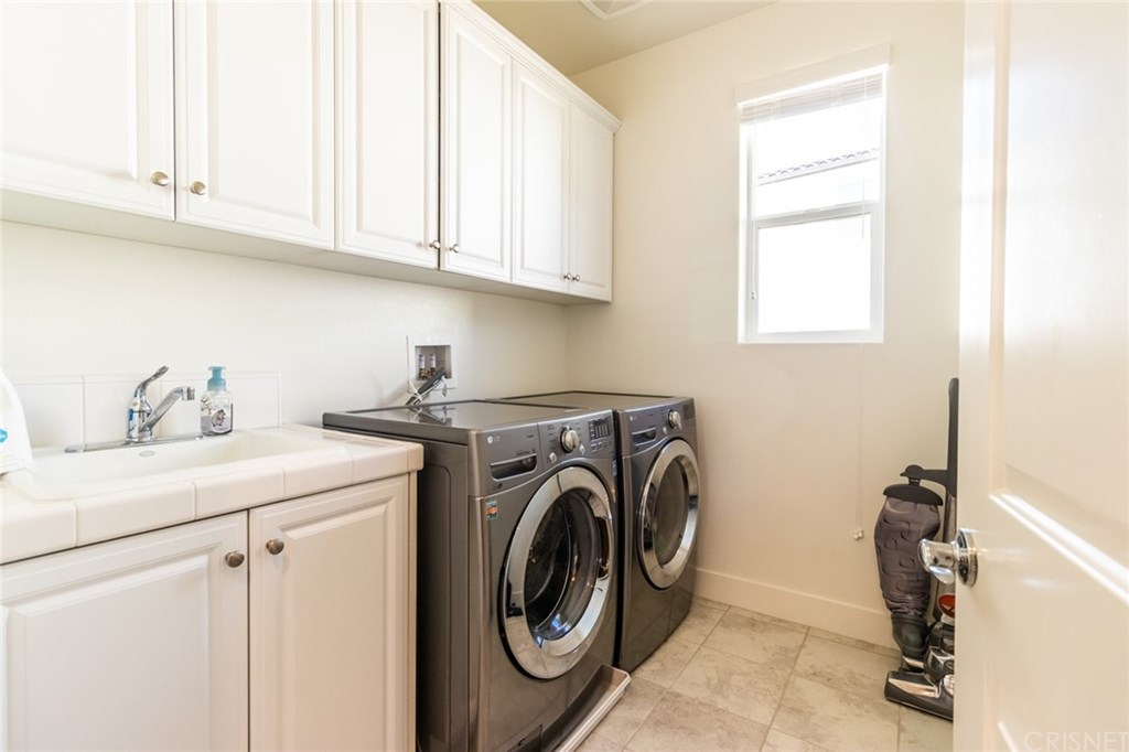 19047 Bension Drive Saugus, CA 91350 - Photo 54 of 72 second level laundry room
