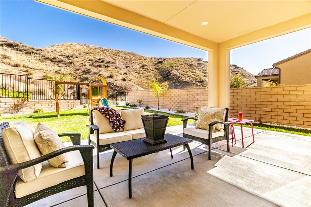 19047 Bension Drive Saugus, CA 91350 - Photo 62 of 72