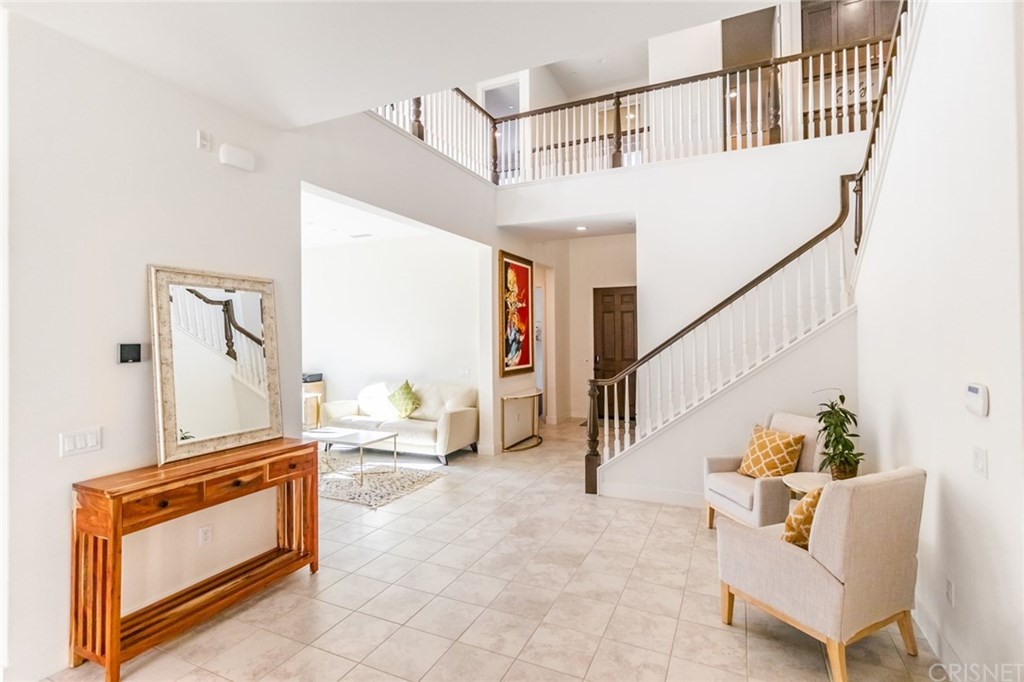 19047 Bension Drive Saugus, CA 91350 - Photo 9 of 72 View of extended entry