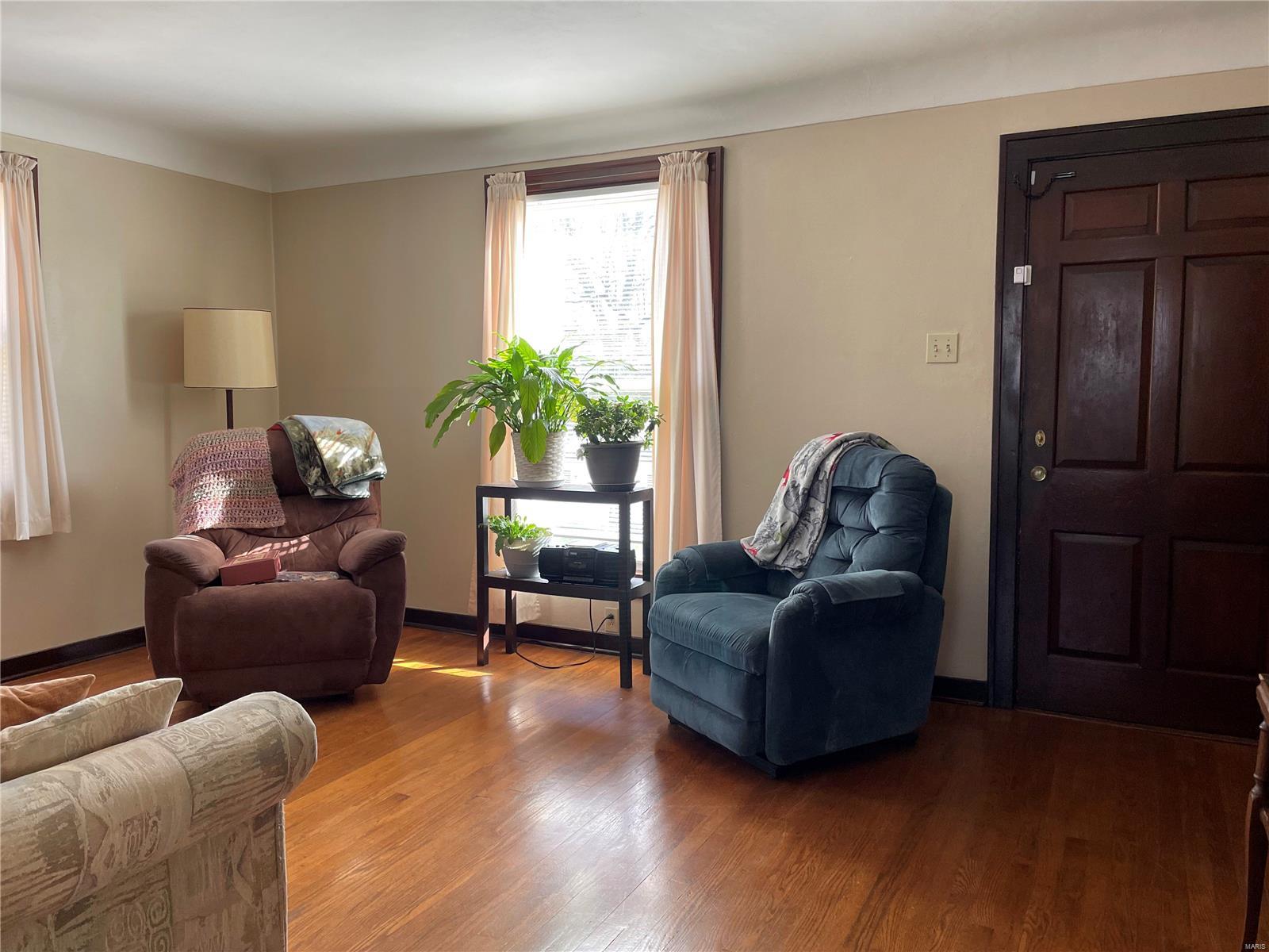 407 Coppinger Drive Ferguson, MO 63135 - Photo 5 of 27