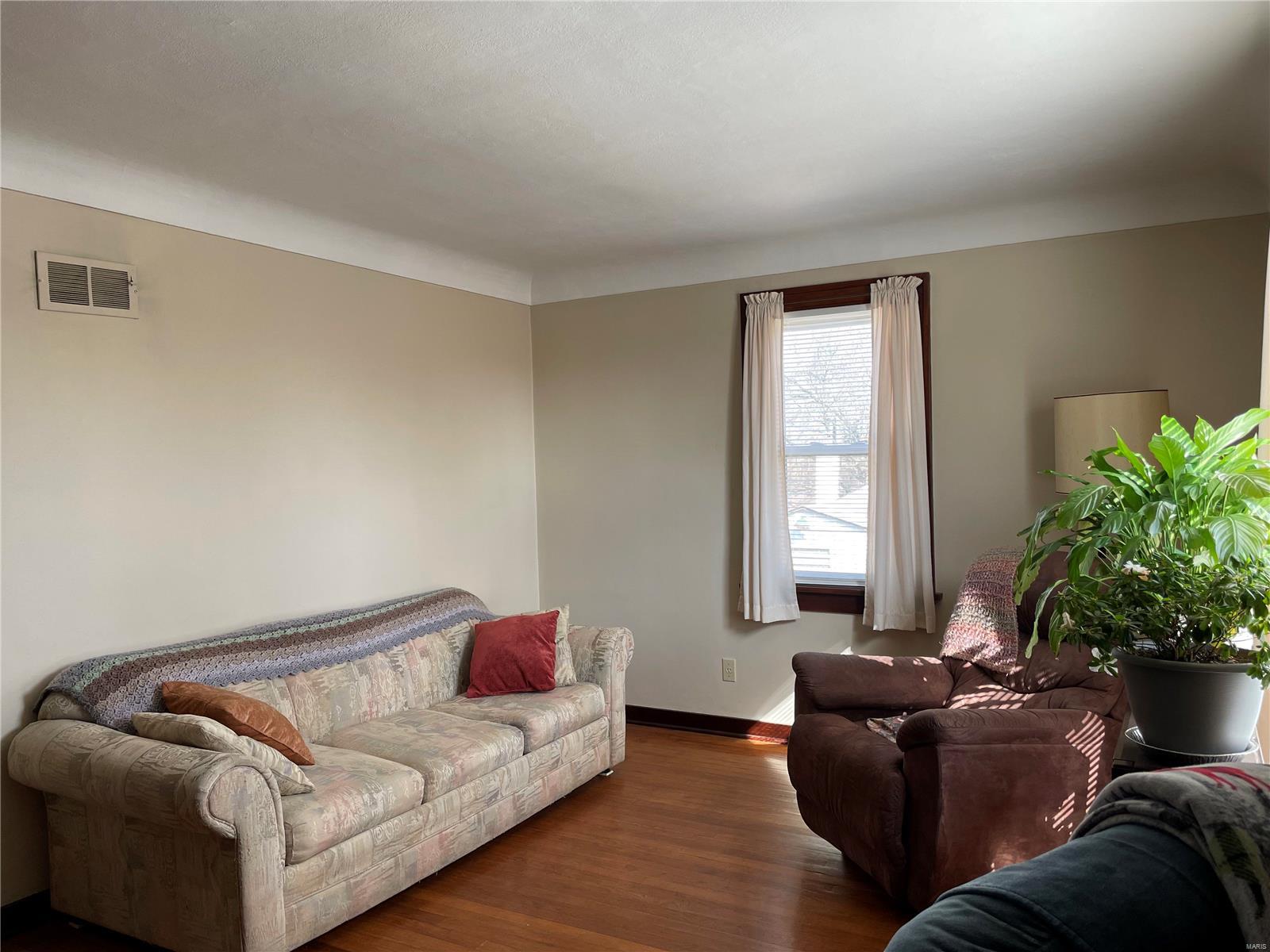 407 Coppinger Drive Ferguson, MO 63135 - Photo 6 of 27