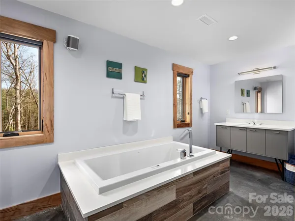 $1,995,000 | 15 Sourwood Lane, Fletcher, NC 28732