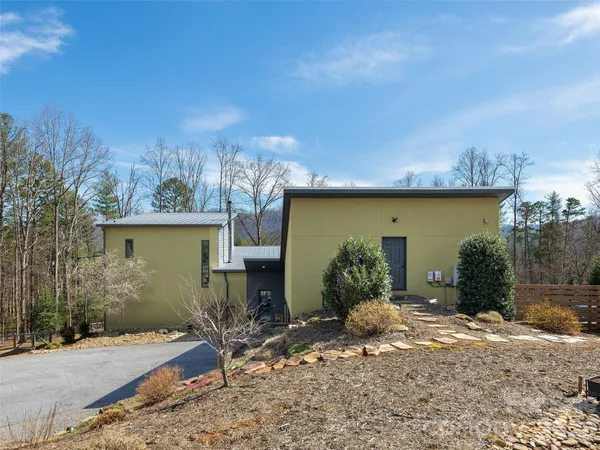 $1,995,000 | 15 Sourwood Lane, Fletcher, NC 28732