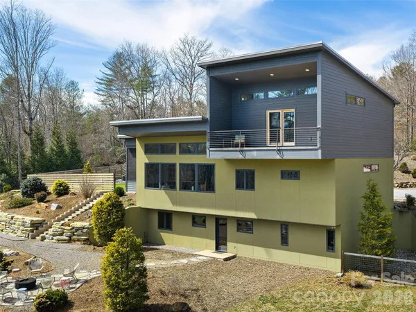 $1,995,000 | 15 Sourwood Lane, Fletcher, NC 28732