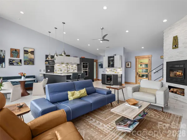 $1,995,000 | 15 Sourwood Lane, Fletcher, NC 28732