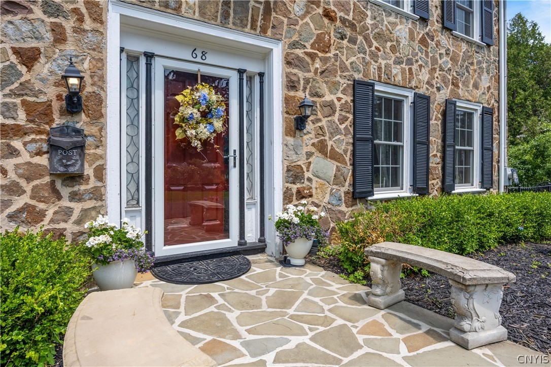 68 Paris Road New Hartford, NY 13413 - Photo 4 of 50