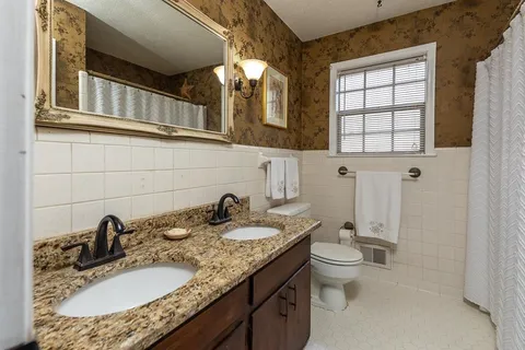 $315,000 | 11 West Viking Drive, Memphis, TN 38018