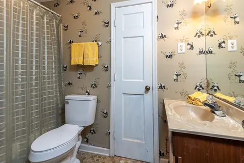 $325,000 | 11 West Viking Drive, Memphis, TN 38018