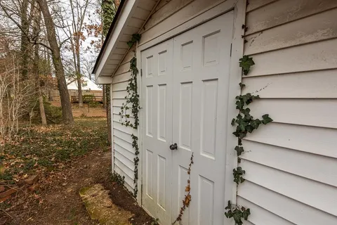 $325,000 | 11 West Viking Drive, Memphis, TN 38018