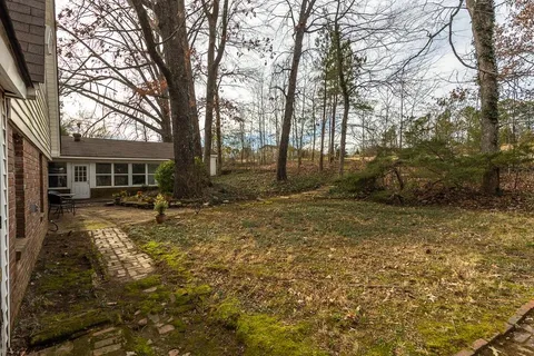 $325,000 | 11 West Viking Drive, Memphis, TN 38018