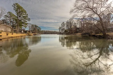 $325,000 | 11 West Viking Drive, Memphis, TN 38018