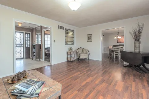 $325,000 | 11 West Viking Drive, Memphis, TN 38018