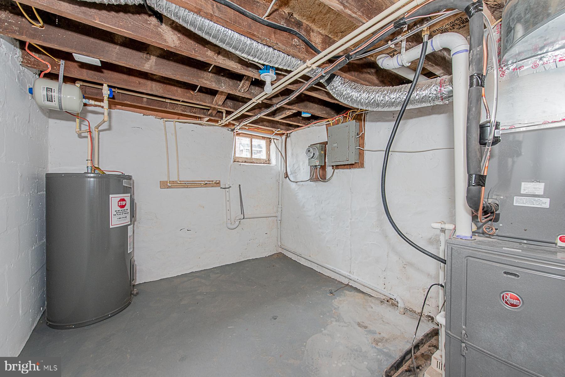 3915 Woodridge Road Baltimore, MD 21229 - Photo 13 of 14 Utility Room