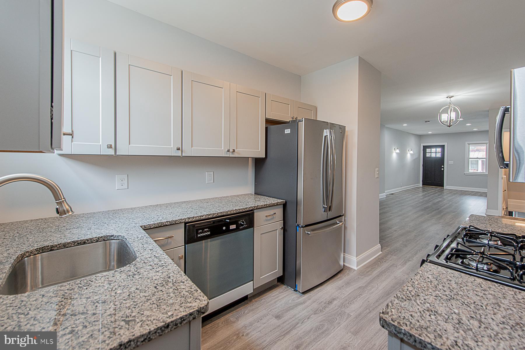 3915 Woodridge Road Baltimore, MD 21229 - Photo 8 of 14 Kitchen from side & rear