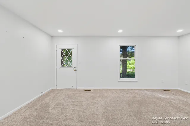 $229,900 | 7523 Boulder Bluff Drive, Unit 82, Jenison, MI 49428