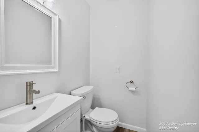 $229,900 | 7523 Boulder Bluff Drive, Unit 82, Jenison, MI 49428