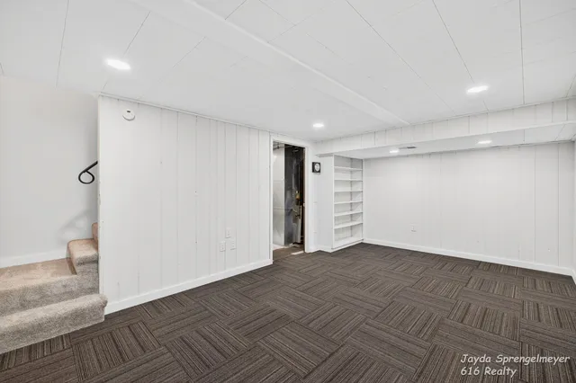 $229,900 | 7523 Boulder Bluff Drive, Unit 82, Jenison, MI 49428